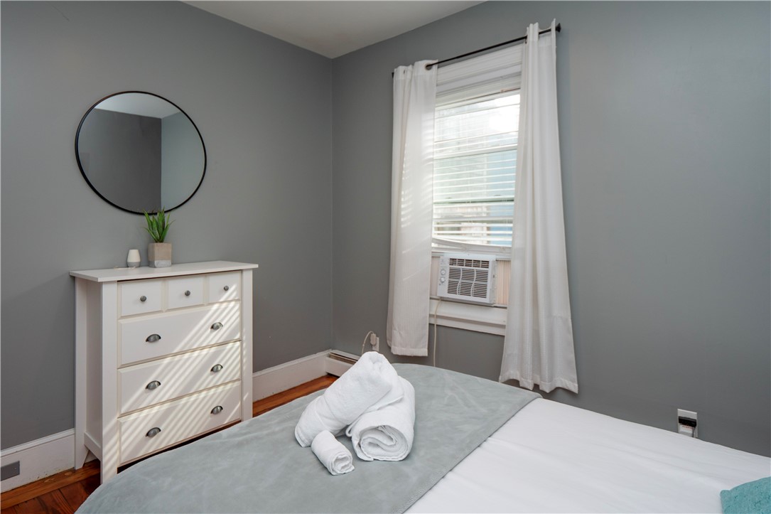 87 Spring Street Newport, RI 02840 - Photo 11 of 30