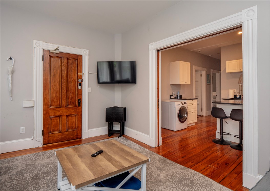 87 Spring Street Newport, RI 02840 - Photo 4 of 30