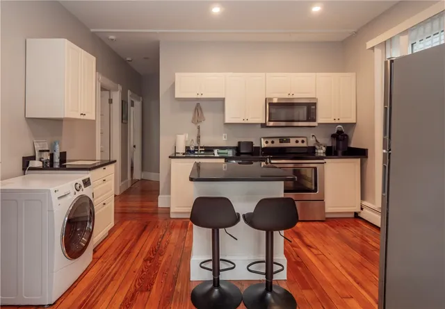 $1,850,000 | 87 Spring Street, Newport, RI 02840