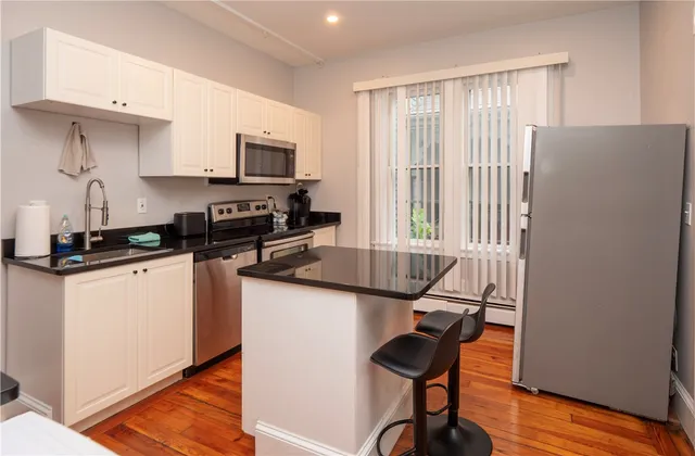 $1,850,000 | 87 Spring Street, Newport, RI 02840