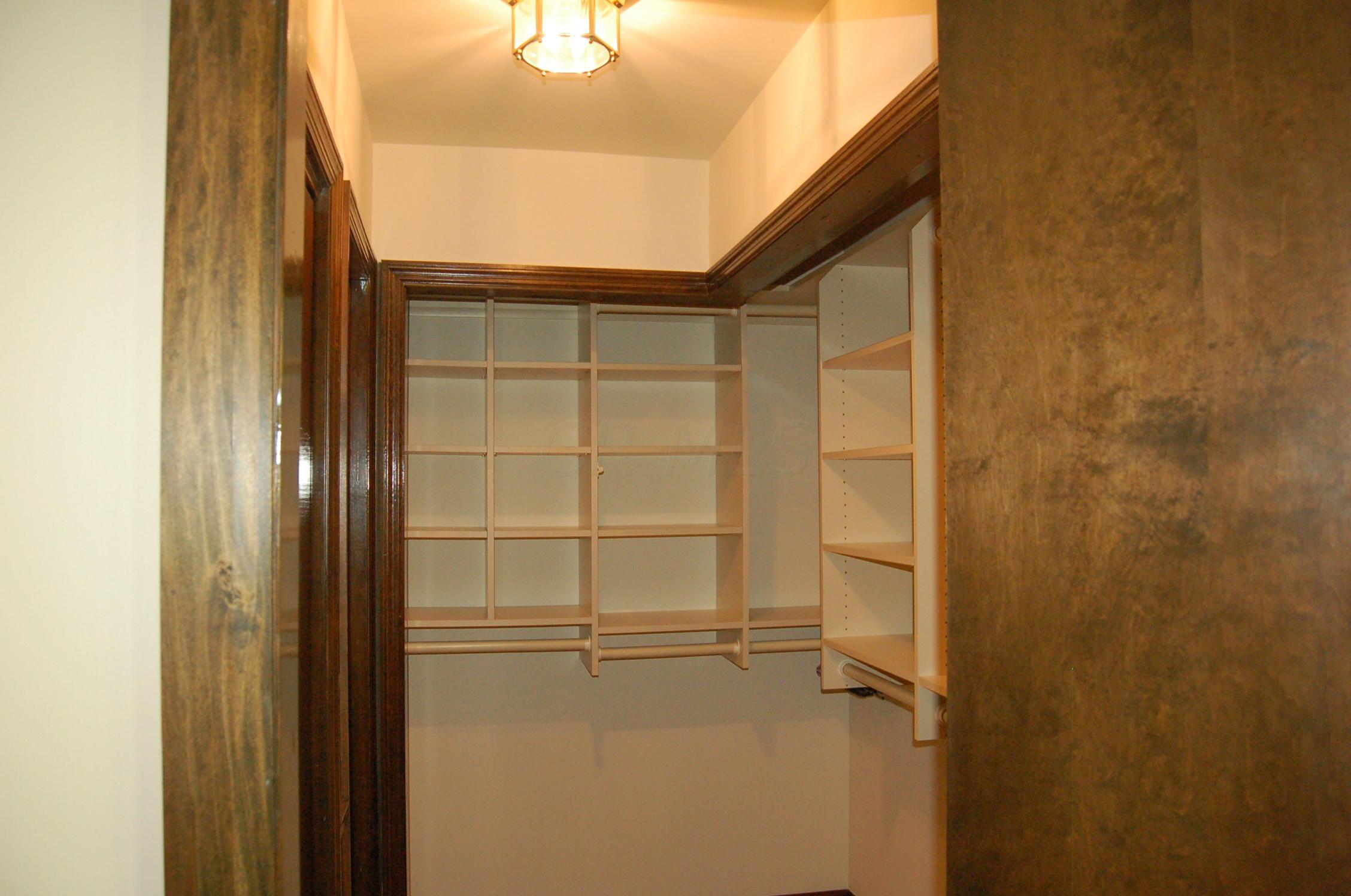 2106 Coach Road North, Unit 15 Columbus, OH 43220 - Photo 17 of 27