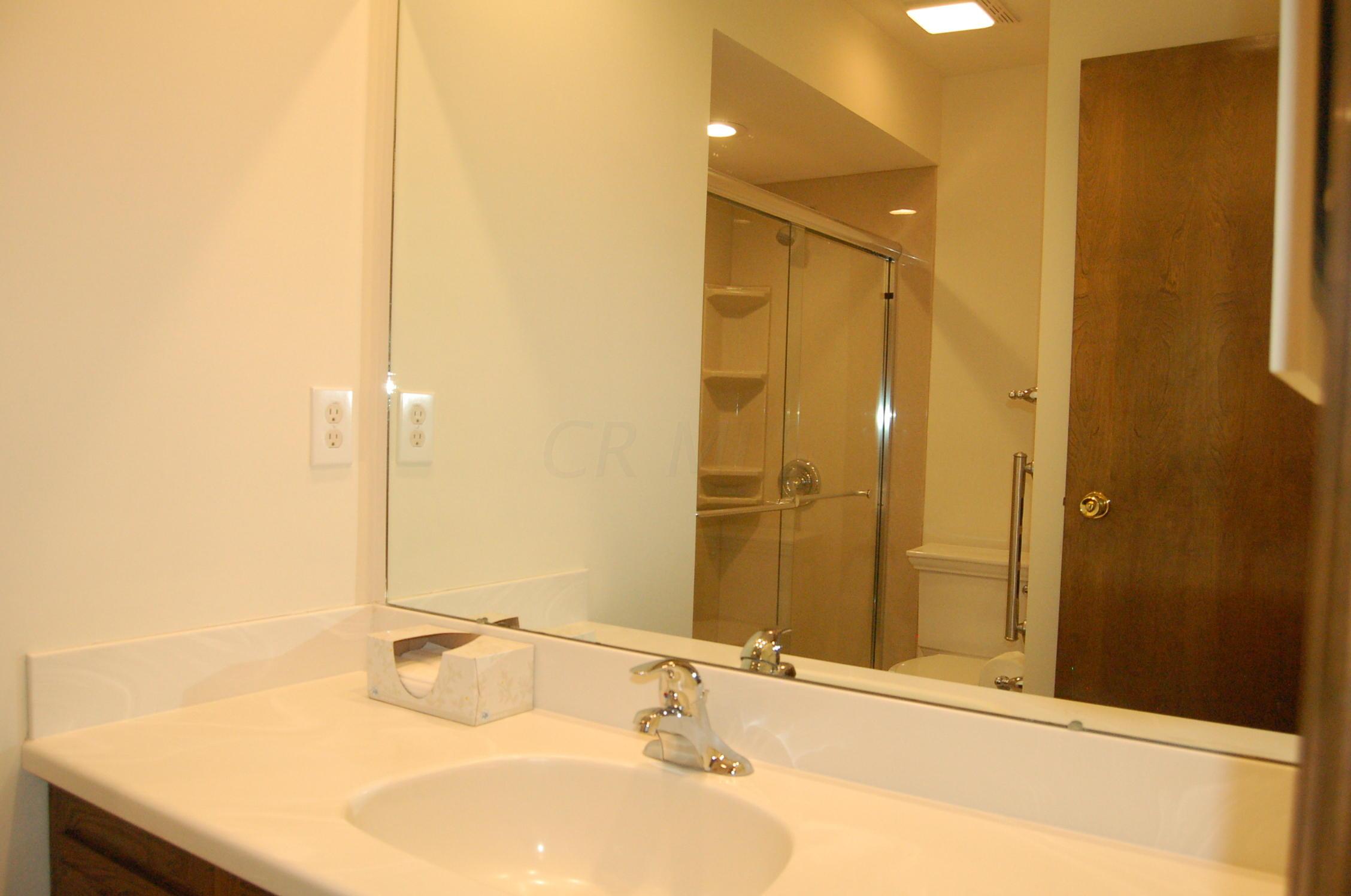 2106 Coach Road North, Unit 15 Columbus, OH 43220 - Photo 19 of 27