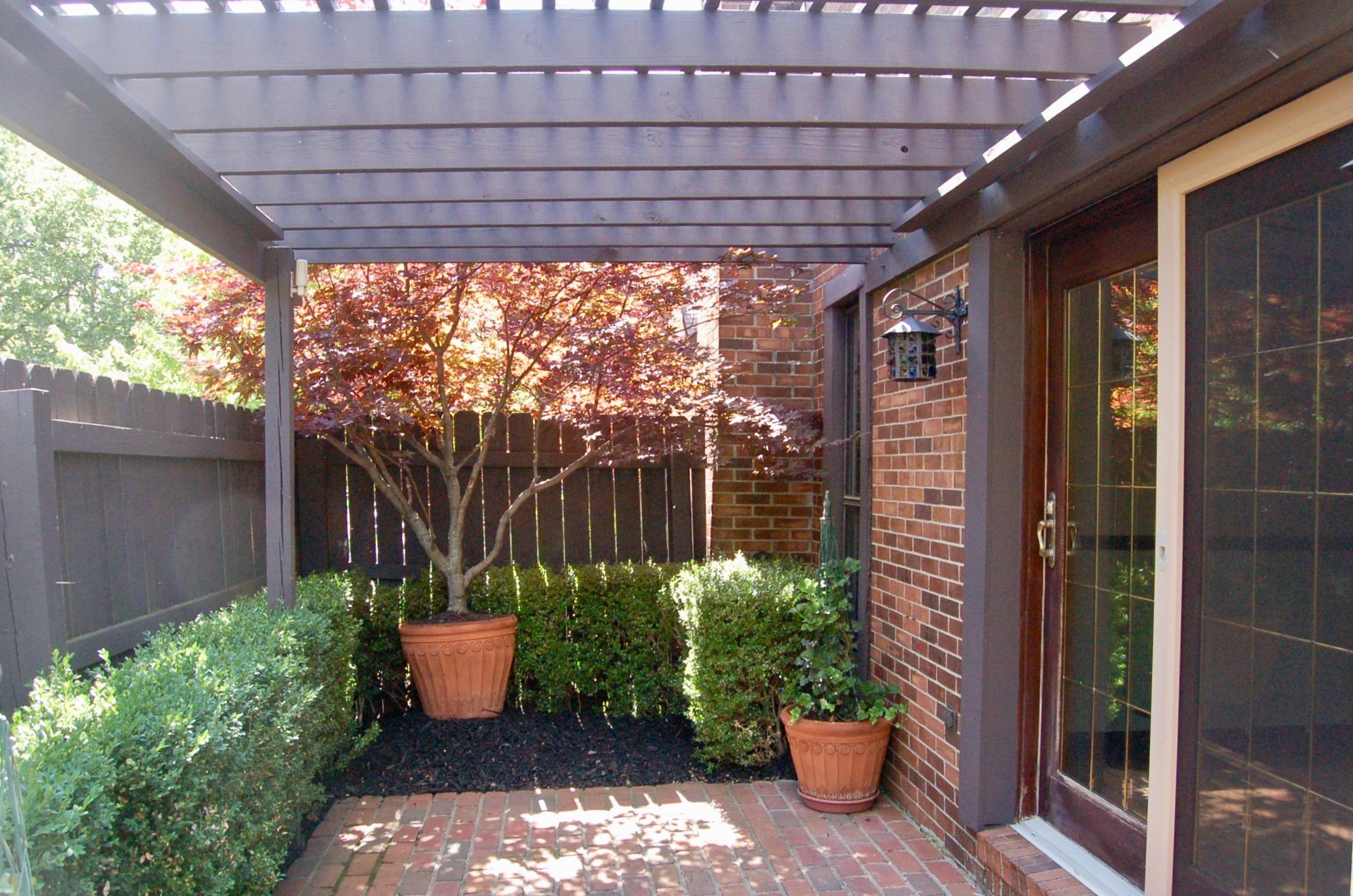 2106 Coach Road North, Unit 15 Columbus, OH 43220 - Photo 26 of 27
