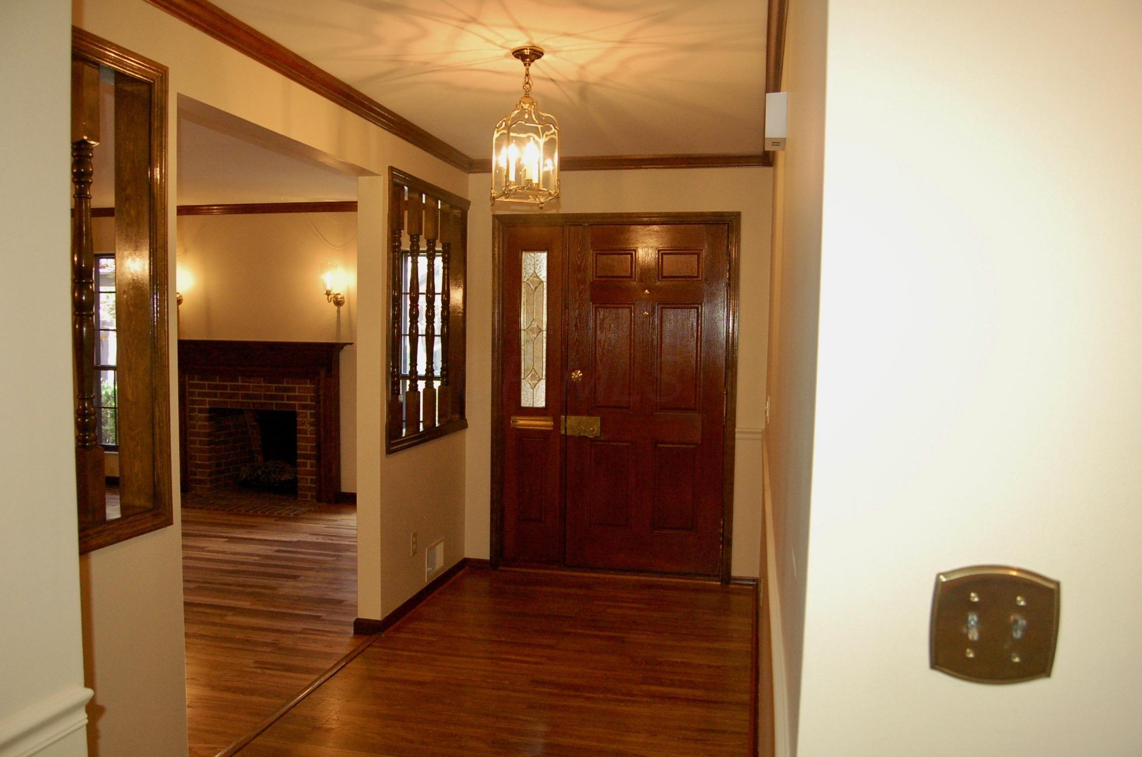 2106 Coach Road North, Unit 15 Columbus, OH 43220 - Photo 5 of 27