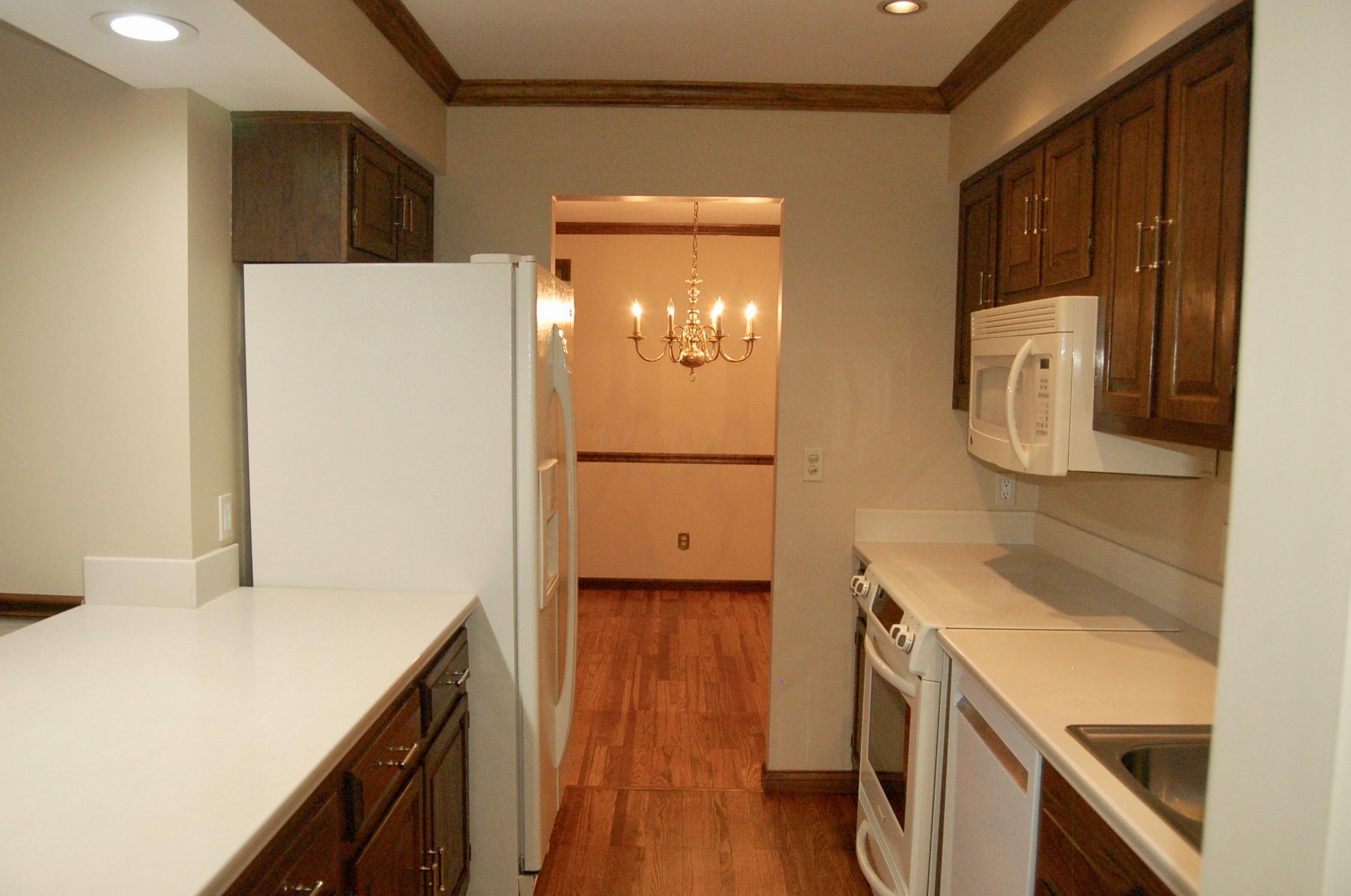 2106 Coach Road North, Unit 15 Columbus, OH 43220 - Photo 10 of 27