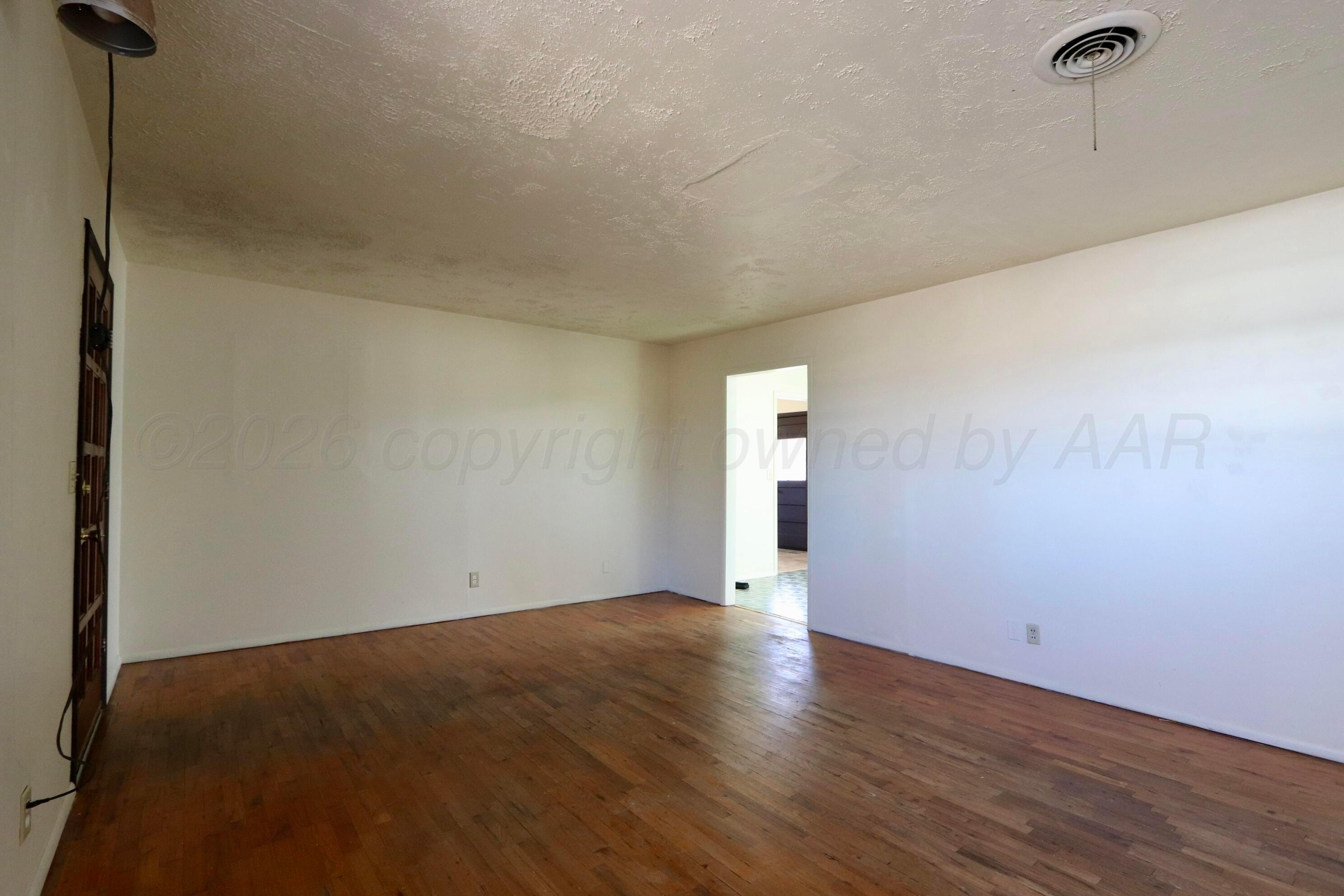 412 Nara Visa Lane Fritch, TX 79036 - Photo 8 of 28 IMG_3539