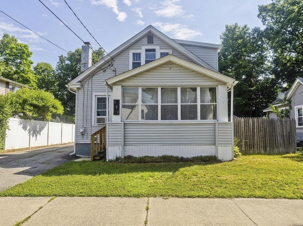 121 Dorset Street Springfield, MA 01108 - Photo 1 of 40