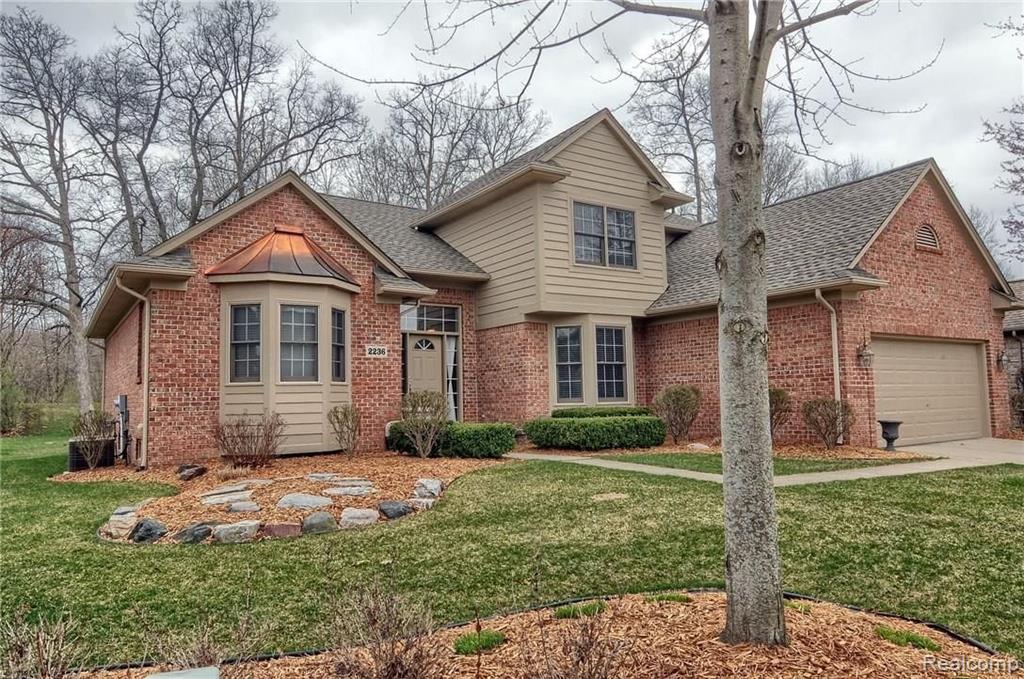 2236 Avon Lake Lane Rochester Hills, MI 48307 - Photo 2 of 30
