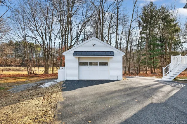 $679,900 | 11 Appleblossom Lane, Hopewell Junction, NY 12533