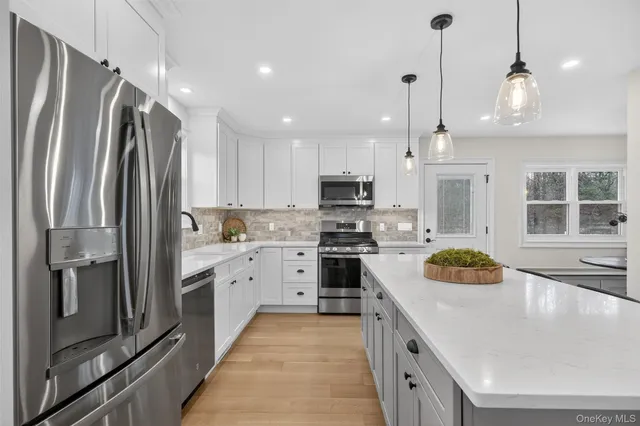 $679,900 | 11 Appleblossom Lane, Hopewell Junction, NY 12533