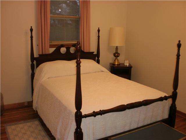 535 Rural Hill Road Nashville, TN 37217 - Photo 17 of 20 Bedroom upstairs... over sized closet. Hardwood floors been refinished. All blinds remain.