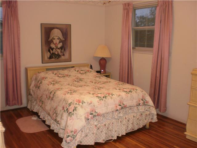 535 Rural Hill Road Nashville, TN 37217 - Photo 18 of 20 This bedroom is the larger of the 3 upstairs. Hardwoods also - as matter of fact, all have been refinished. Over sized closet too. The entire house has plenty of windows for sunshine...