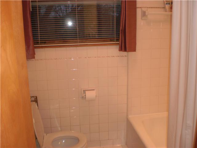 535 Rural Hill Road Nashville, TN 37217 - Photo 20 of 20 This pic shows the separation I mentioned about upstairs bathroom. Hope you will call for a showing!!! I forgot to tell you - this house is situated on beautiful lot with park like setting. ONE MORE TIME = COME SEE THIS ONE - IT IS A REAL WINNER!!