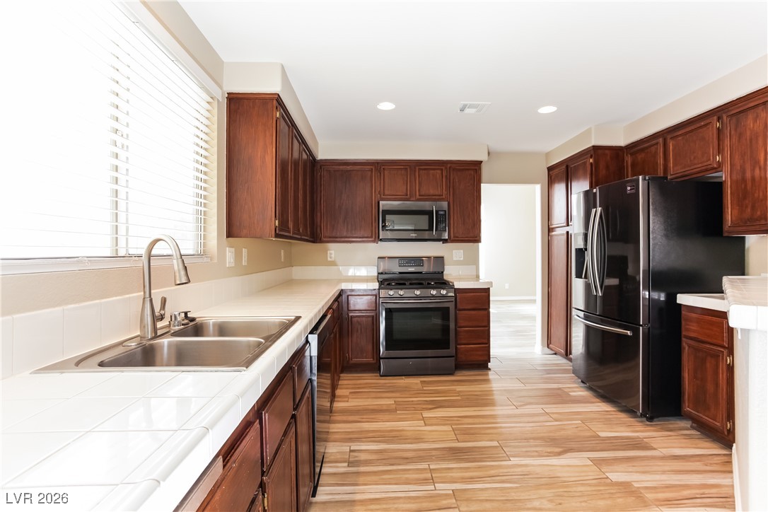 6122 Flaming Arrow Road North Las Vegas, NV 89031 - Photo 4 of 14