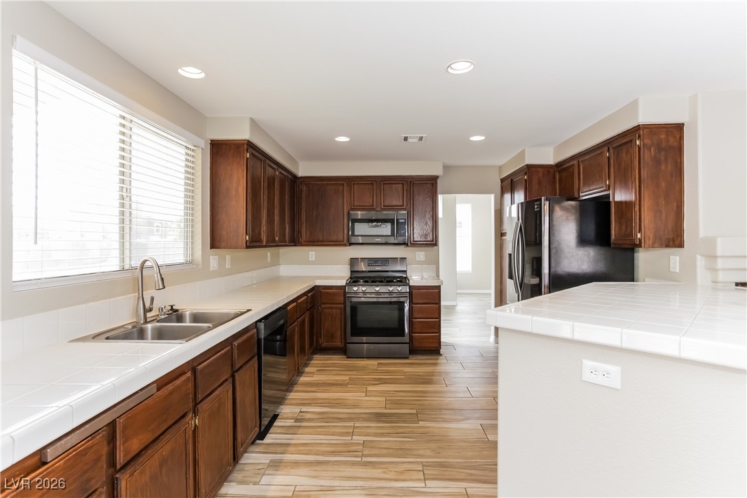 6122 Flaming Arrow Road North Las Vegas, NV 89031 - Photo 5 of 14