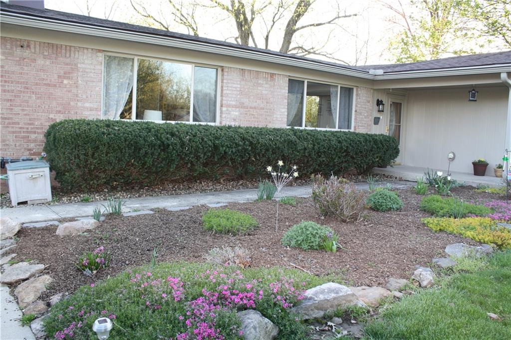 541 Fabyan Road Indianapolis, IN 46217 - Photo 2 of 34 Gallery Image 2