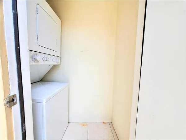 a view of utility room