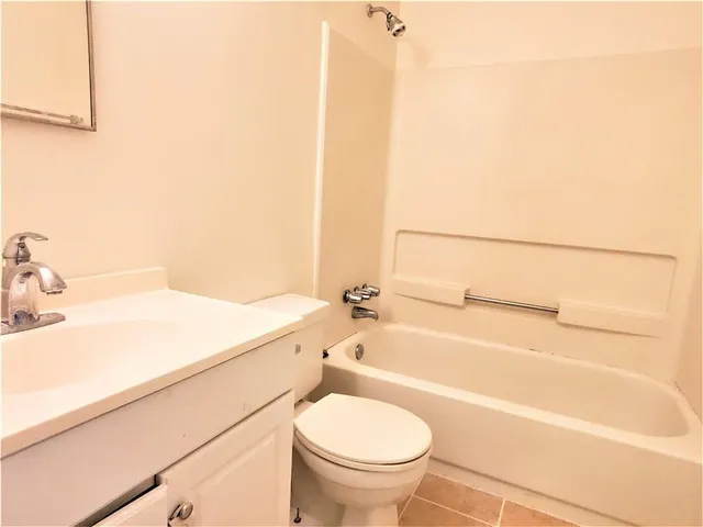 $1,750 | 66 Country Pl Court, Alpharetta, GA 30005