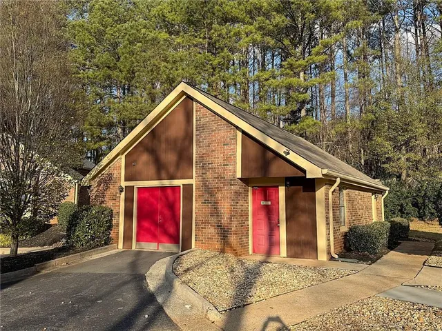 $1,750 | 66 Country Pl Court, Alpharetta, GA 30005