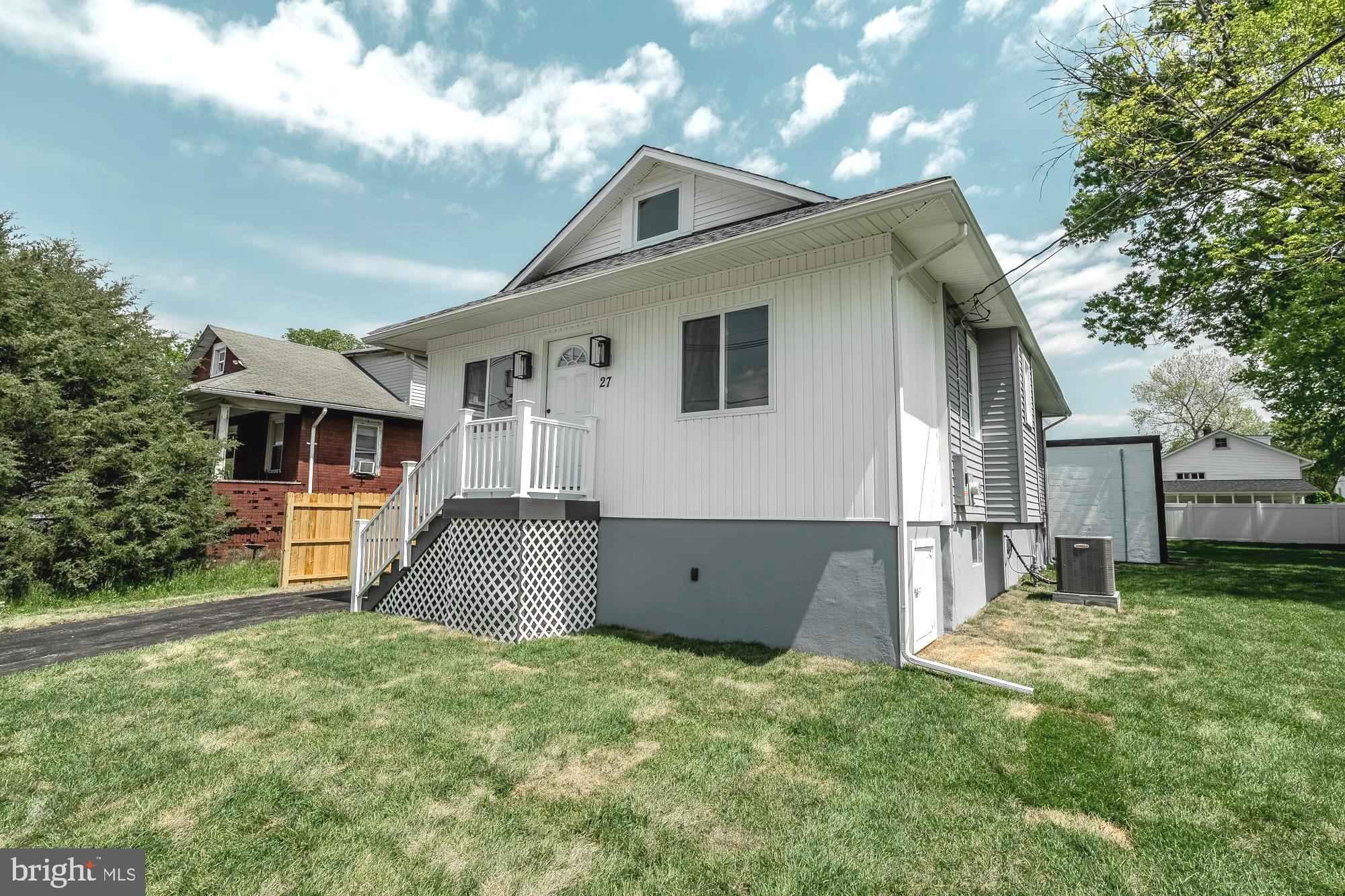 27 Cherry Avenue Maple Shade, NJ 08052 - Photo 5 of 50 a house view with a outdoor space