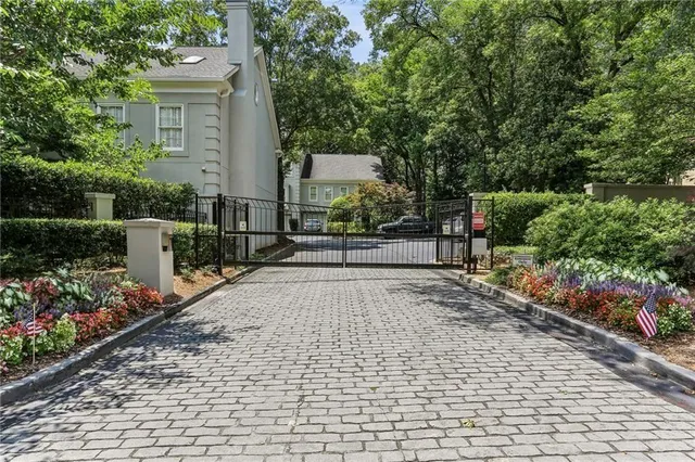 $775,000 | 2466 Brookhaven Place, Brookhaven, GA 30319