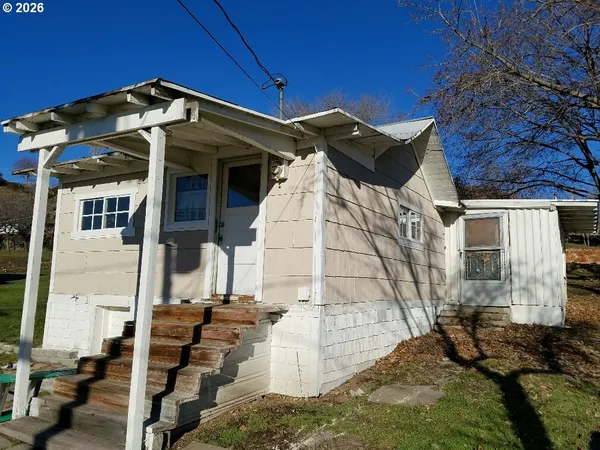 $239,000 | 605 Grant Avenue, Maupin, OR 97037