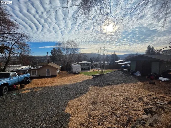 $239,000 | 605 Grant Avenue, Maupin, OR 97037
