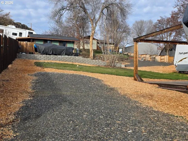 $239,000 | 605 Grant Avenue, Maupin, OR 97037