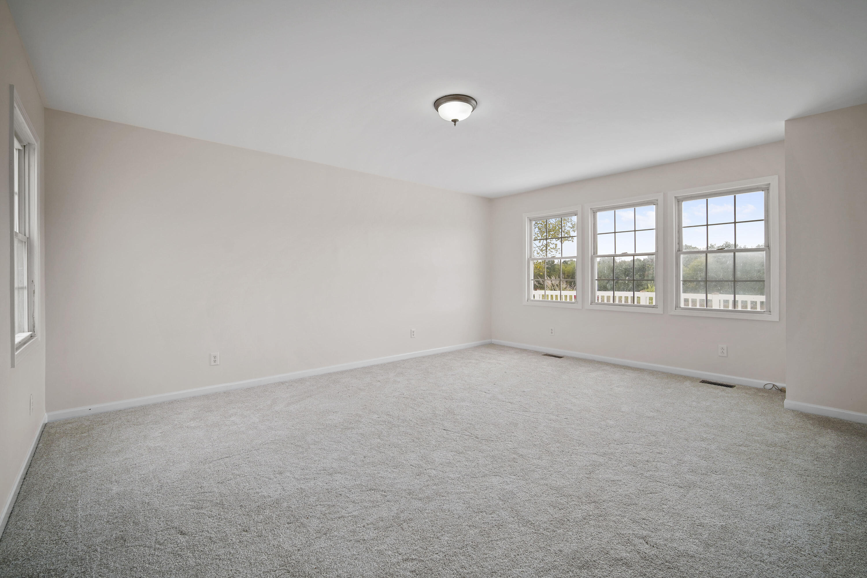 8075 Riverside Road Brooklyn, MI 49230 - Photo 9 of 49 Living Room