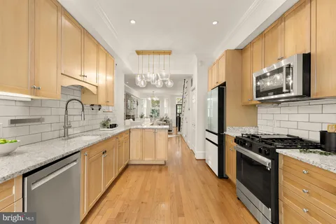 $1,299,000 | 502 12th Street Northeast, Washington, DC 20002