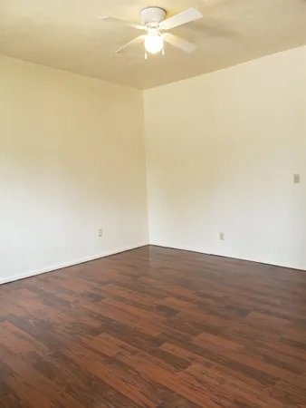 $75,000 | 220 Old Main Street, Newton, KS 67114