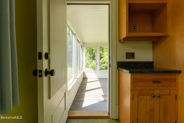 $999,999 | 560 Stockbridge Road, Lee, MA 01238