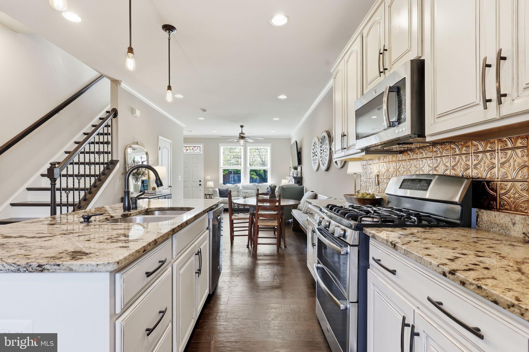 8934 Center Street Manassas, VA 20110 - Photo 13 of 33