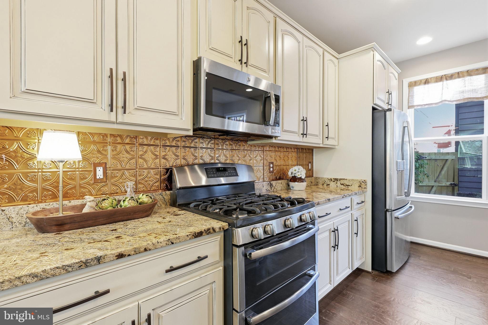 8934 Center Street Manassas, VA 20110 - Photo 9 of 33