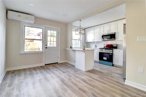 $948,888 | 6-23 159th Street | Beechhurst