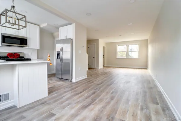 $948,888 | 6-23 159th Street | Beechhurst