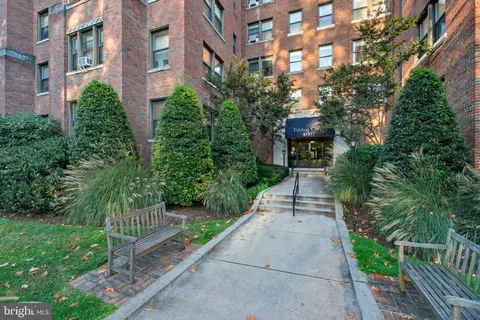 $330,000 | 4007 Connecticut Avenue Northwest, Unit 304, Washington, DC 20008