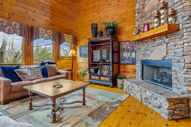 $1,495,000 | 504 Twin Oak Mountain Lane, Townsend, TN 37882