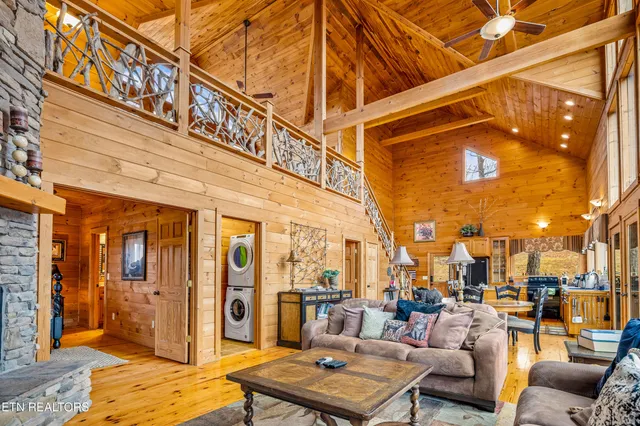 $1,495,000 | 504 Twin Oak Mountain Lane, Townsend, TN 37882