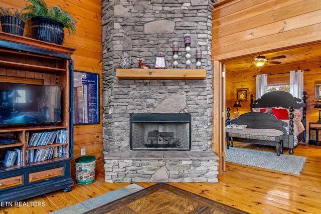 $1,495,000 | 504 Twin Oak Mountain Lane, Townsend, TN 37882