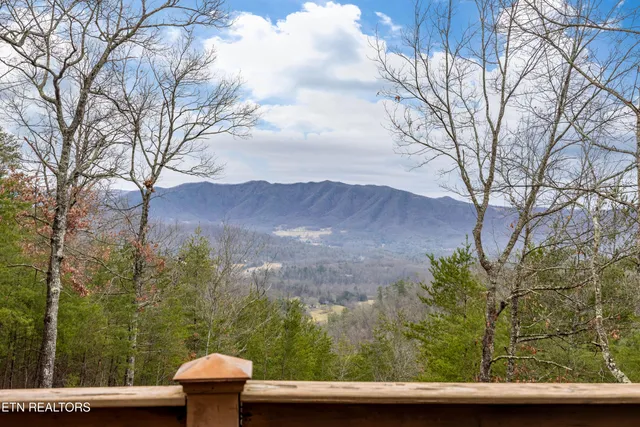 $1,495,000 | 504 Twin Oak Mountain Lane, Townsend, TN 37882