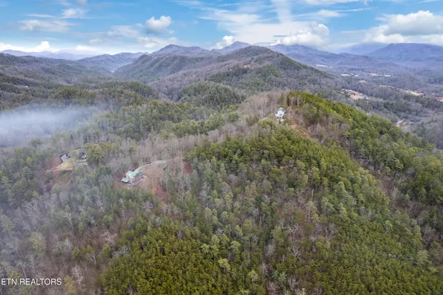 $1,495,000 | 504 Twin Oak Mountain Lane, Townsend, TN 37882