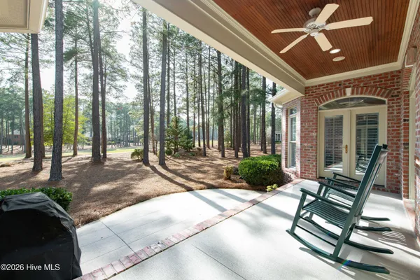 $885,000 | 26 Strathaven Drive, Pinehurst, NC 28374