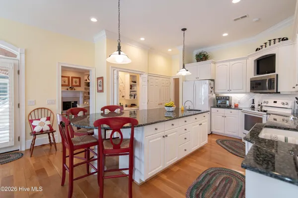 $885,000 | 26 Strathaven Drive, Pinehurst, NC 28374