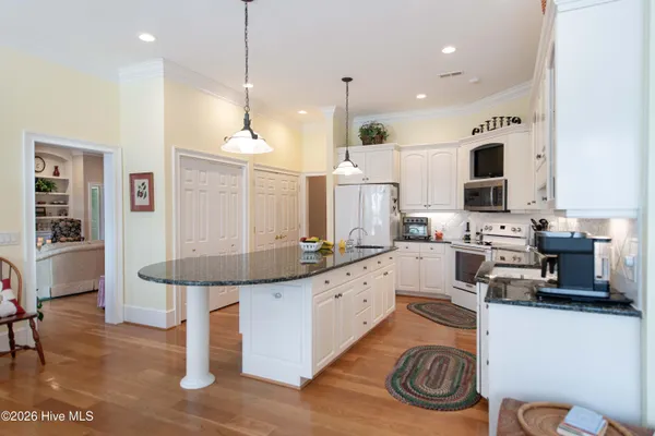 $885,000 | 26 Strathaven Drive, Pinehurst, NC 28374