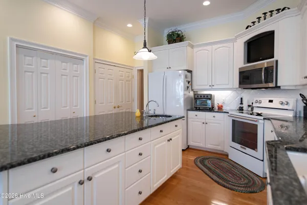 $885,000 | 26 Strathaven Drive, Pinehurst, NC 28374