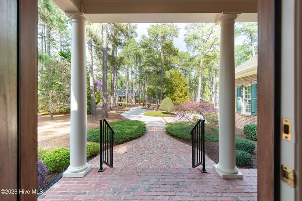 $885,000 | 26 Strathaven Drive, Pinehurst, NC 28374