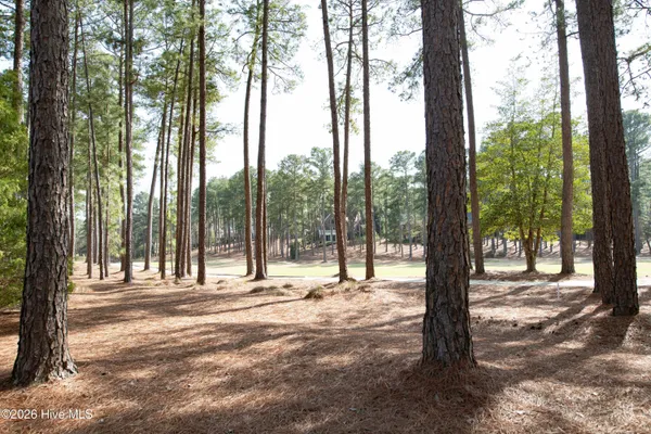 $885,000 | 26 Strathaven Drive, Pinehurst, NC 28374