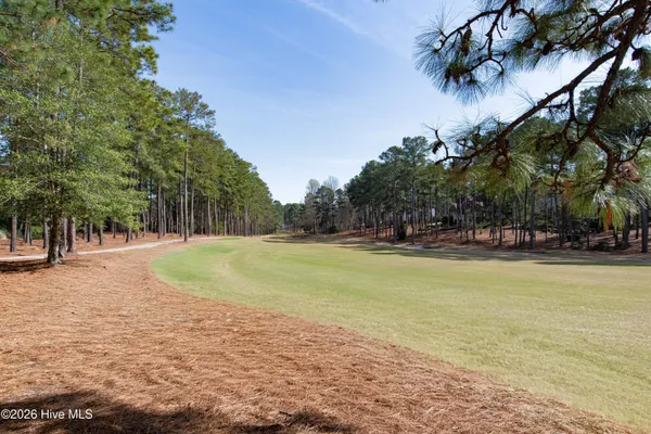 $885,000 | 26 Strathaven Drive, Pinehurst, NC 28374