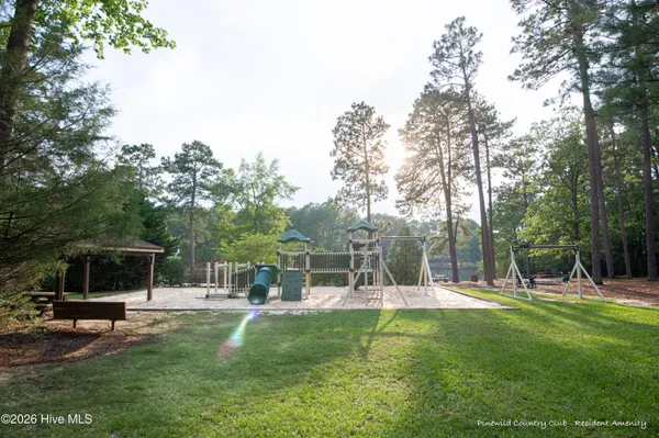 $885,000 | 26 Strathaven Drive, Pinehurst, NC 28374